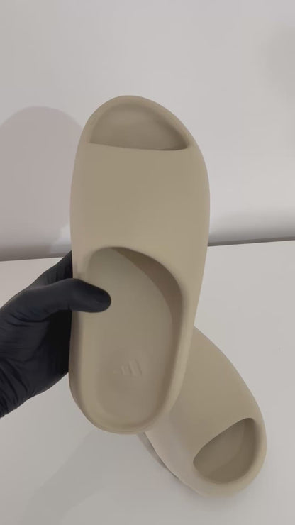 Yeezy Slide "Pure"